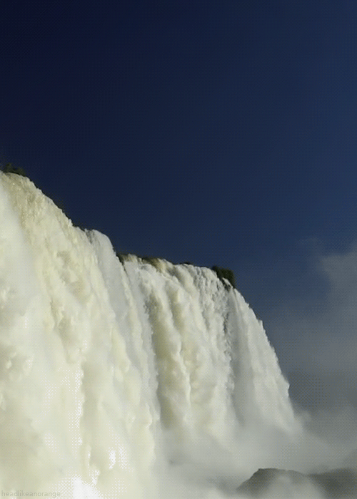 Cataratas do Iguaçu, na fronteira entre Argentina e Brasil.  (Protyreus)