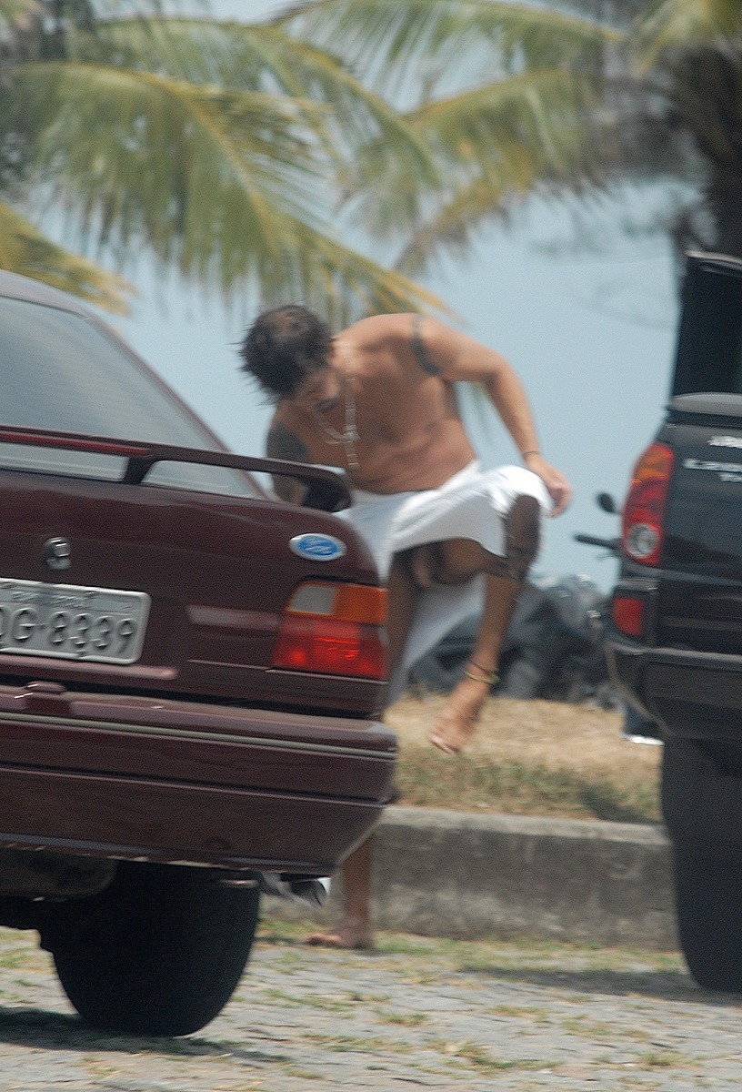Surfer caught changing&#8230;. Follow the Hottest sportsmen…. http://mysportyboy2.tumblr.com/