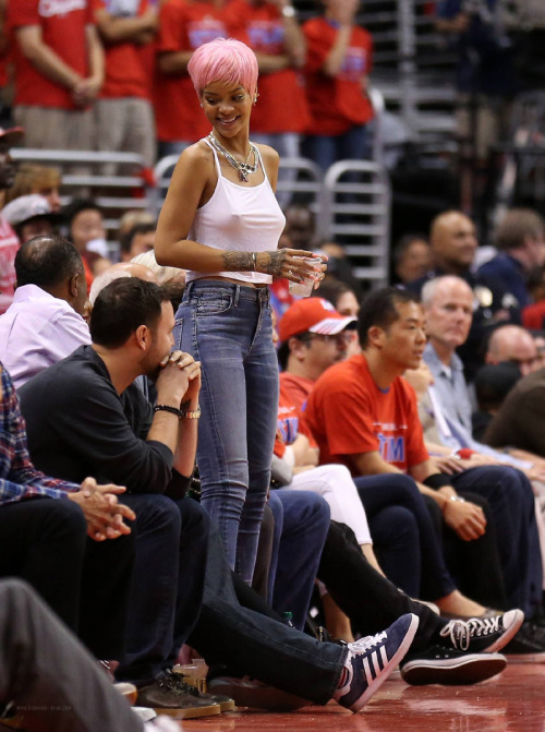 Rhianna Braless Pokies at the LA Clippers Game&#8230;#1