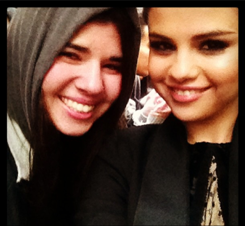 Selena with another fan today [March 18]
