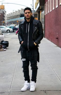 black air force ones outfit