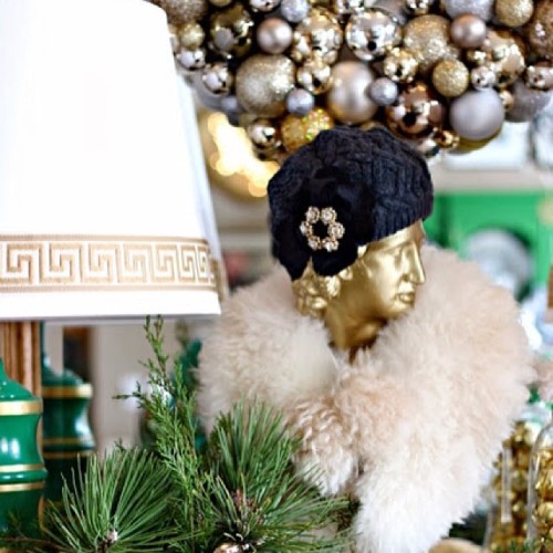 Glamorous holiday decor on the blog today&#8230; Go!  (at www.thedecorista.com)