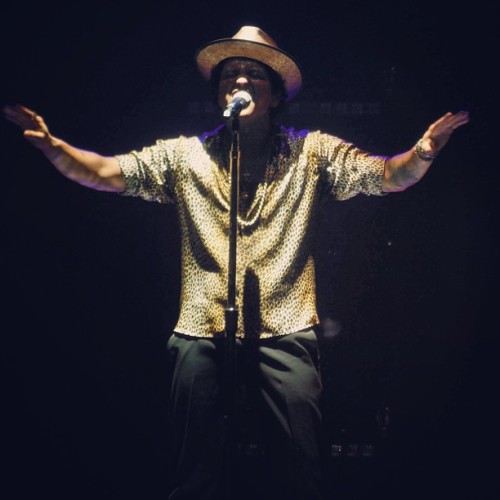 bruno-news:  (July 11 - Detroit) Bruno performing on stage (x)