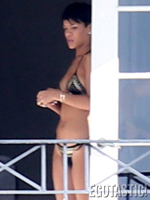 Rihanna spotted enjoying her time at the Cove Springs Villa while on holiday in Barbados&#8230;#1