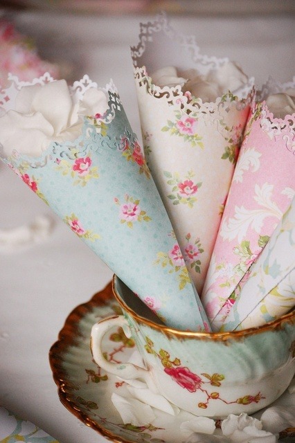 finelaceandpearls:

* Shabby Chic ~ Vintage ~ Roccoco ~ Rustic ~ English Cottage ~ Couture ~ Rustic Country on @weheartit.com - http://whrt.it/UcqwEq
