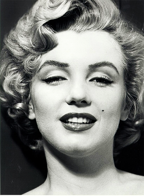 
Marilyn photographed by Philippe Halsman,1952.
