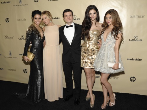 Another picture of Selena, Ashley Tisdale, Josh Hutcherson, Vanessa Hudgens and Sarah Hyland at the Warner Bros. and InStyle Golden Globes Post Party [Photo Courtesy by: Hutcherson.com.br]