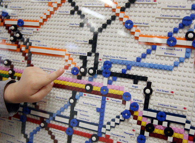 (via LEGO Maps of the London Underground)