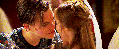 annieandfinnickodair:

breakmefromtheinside:

alyssaemilie:

romeo and juliet (1996)

Juliet is a metaphor for an Oscar. 

Only for that comment
