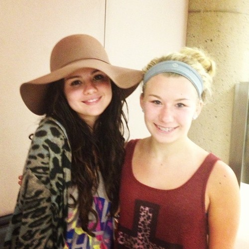 Selena and a Fan today. 