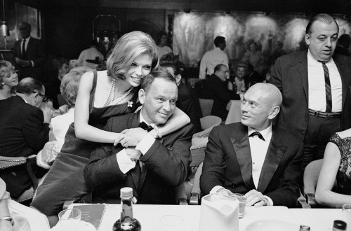 Frank Sinatra, Nancy Sinatra and Yul Brynner.