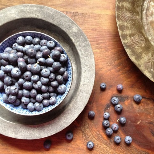 #blueberries #love #antique #turkishplates #turkish #chinese #fruits #instafruits #vintage