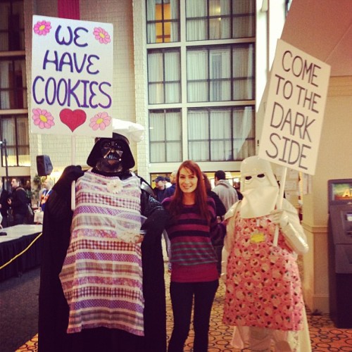 thisfeliciaday: Just another day at a convention…