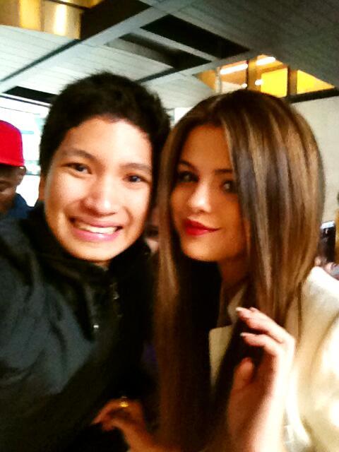 @carloseanopry7:my pic with @selenagomez yesterday. full picture. :) x