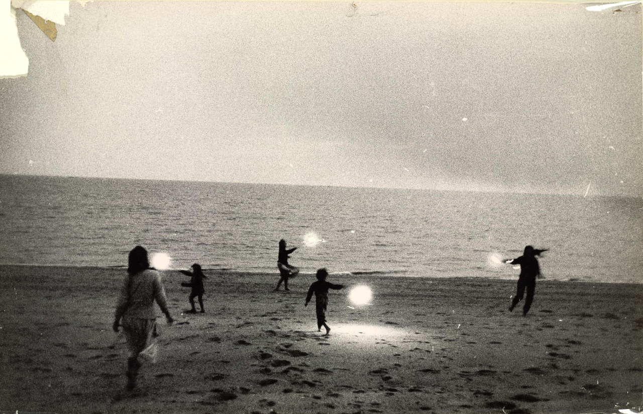 bravo-hotel:

Untitled (Children with Sparklers in Provincetown) ca. 1958. Robert Frank. Gelatin silver print
