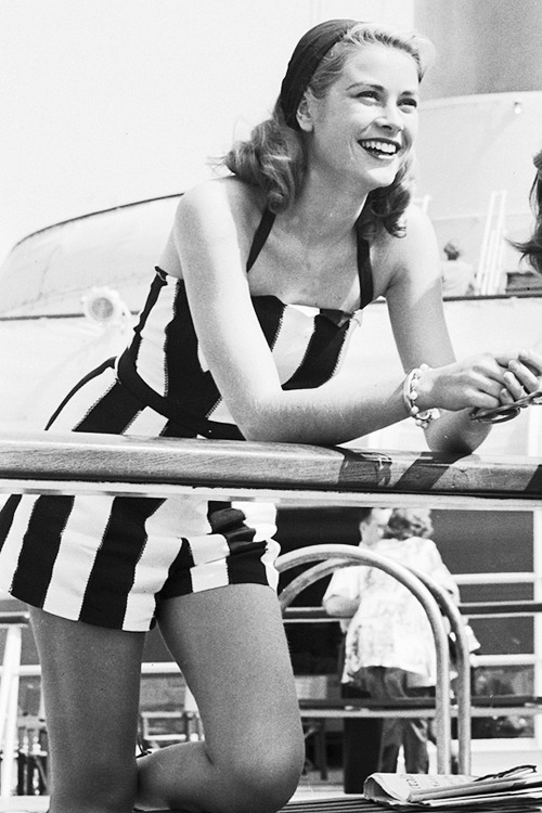
 Grace Kelly arrives in New York aboard the SS Constitution on June 12, 1951.


