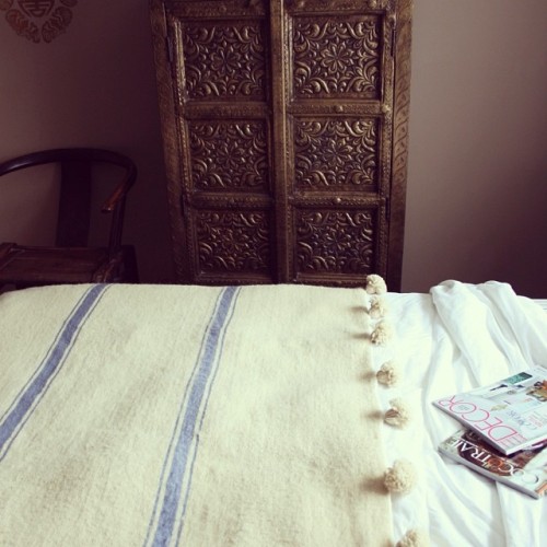 Enjoying my cozy pom-pom #blanket from @mavencollection&#160;!xx  #moroccanblanket #berberwoolblanket #handmade #berberblanket #bedroom #decor #interiordecor #interiordesign #boho #bohemian #gypset #bohemiandecor #indiancabinet #chinesechair #globaldecor #globalstyle #love #beautiful #elledecor