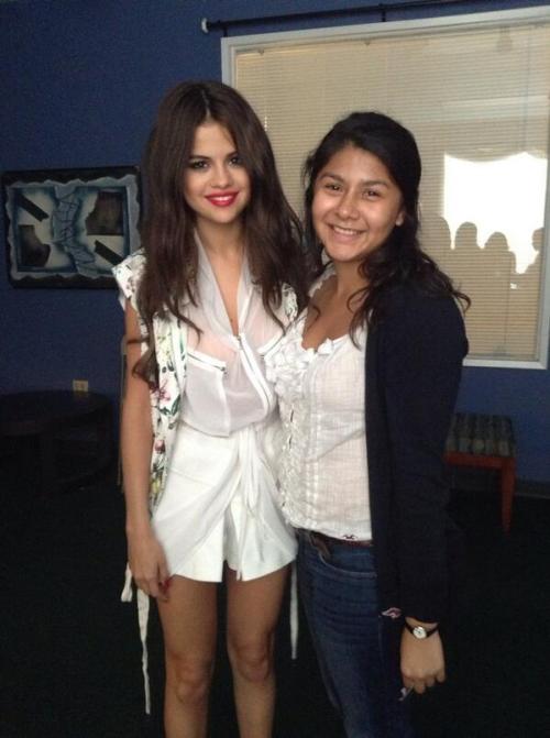 @soliz_12:@selenagomez Selena thank you so much for meeting with us!! 