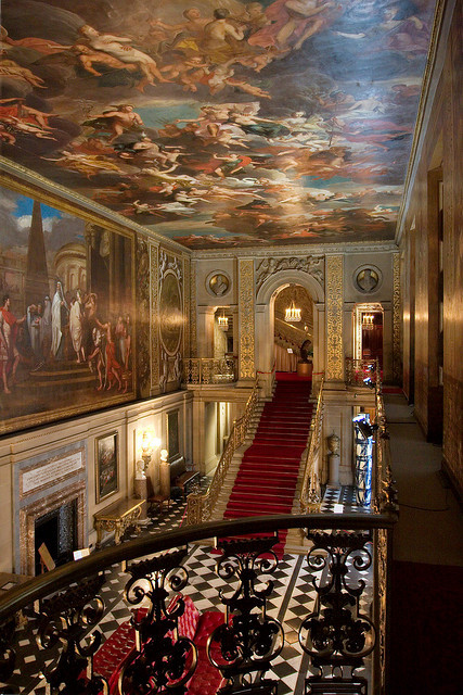 visitheworld:

The Great Hall of Chatsworth House, Derbyshire, England (by zoreil).
