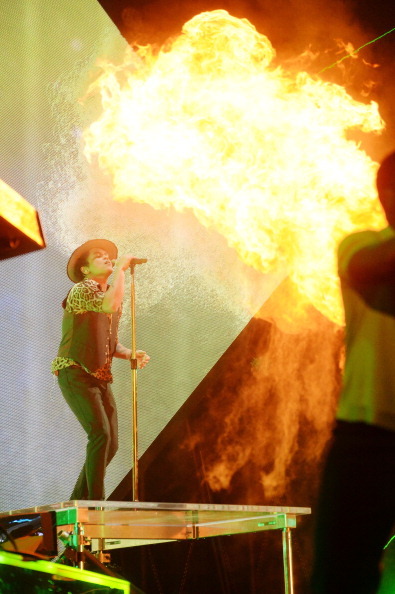 Bruno Mars performs during the 2013 MTV Video Music Awards