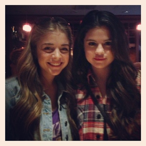 jaceyb: Sorry for being one of &#8220;those&#8221; fans.. 💗✌ #selenagomez