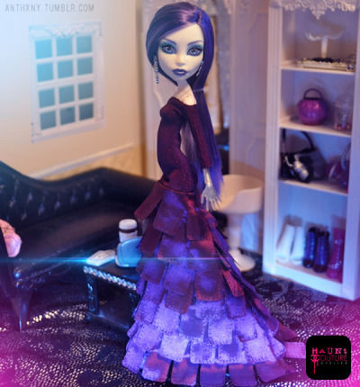 anthxny:

Spectra’s new gown is making all the other ghouls jealous. You can buy it on Etsy for your ghouls now! Check it out.
