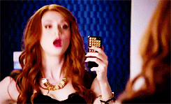 tumblr n5jiu2oQuc1qe1n7yo1 250 Assista ao trailer de 3 minutos de Selfie com Karen Gillan + gifs!