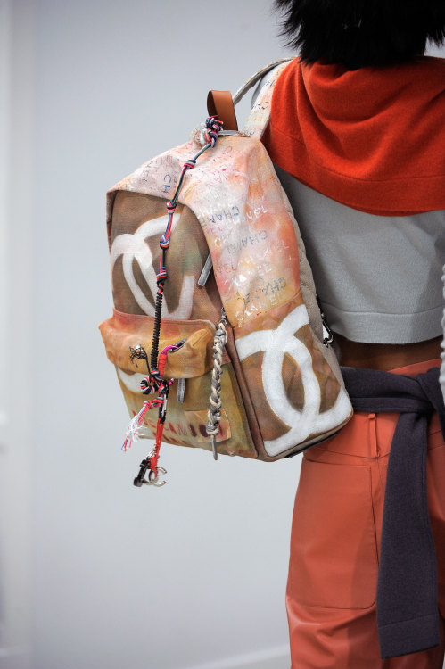 Não seria este Chanel mochila @ ser o mais impressionante "de volta para a escola 'saco de sempre?  # PFW