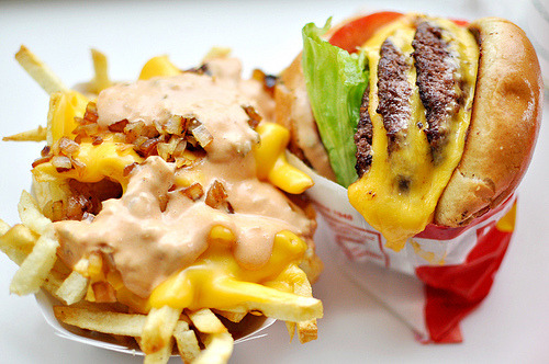 prettygirlfood:

Animal Style Fries &amp; 3x3 Cheeseburger @ In-N-Out Burger