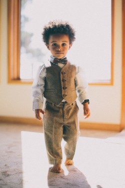 photography baby cute fashion child style kid cutie aww yes please blog Suit bow tie afro natural hair tweed via urbanbushbabes baby in a suit baby in a bow tie Je voudrais 