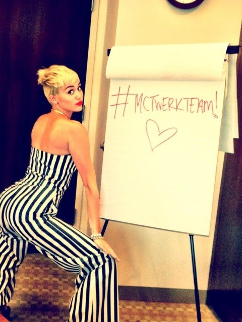 WTF&#8230;Miley come on&#8230;you are NOT Twerk Team material&#8230;nd you know it&#8230;