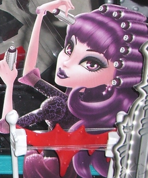 cleodeadnile:

is this meant to be elissabat? cus omg she’s so cute OuO
