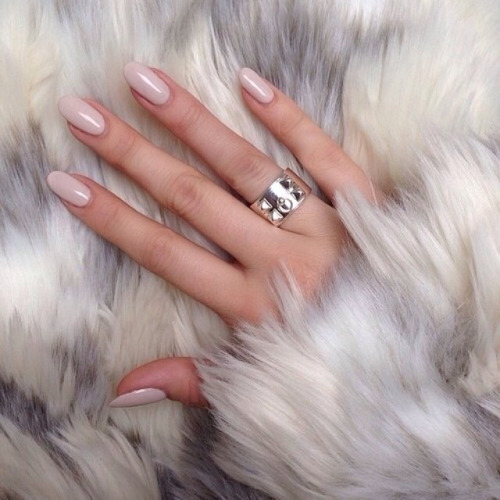 Semplici ma perfette per ogni occasione 😘 #nails #nail #fashion...