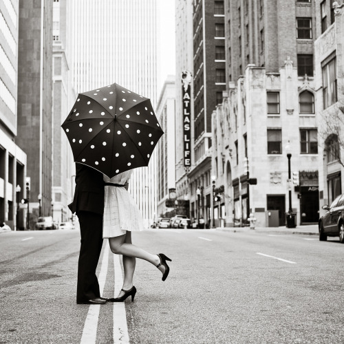 umbrella kiss (by crystal.franks)
