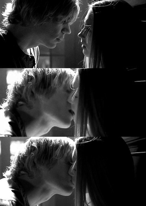 Tate Langdon And Violet Harmon Fanfic