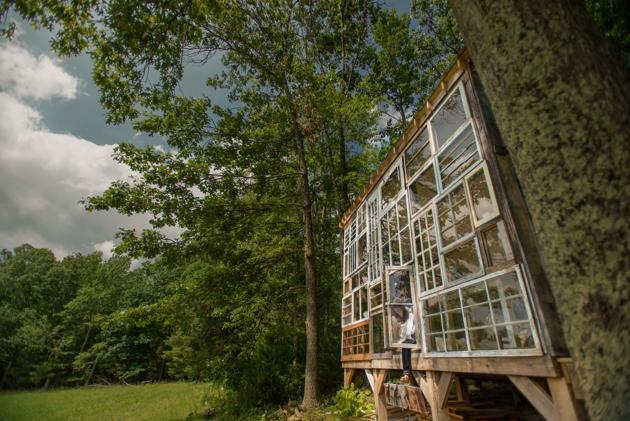 7daystheory:

These two young artists quit their jobs to build this glass house for $500
Read the Full Story Via: homes.yahoo
Watch their inspiring video here
