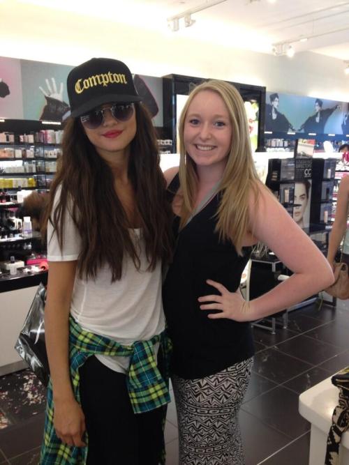 @kabrina_b:Just met Selena Gomez 😳😳😳