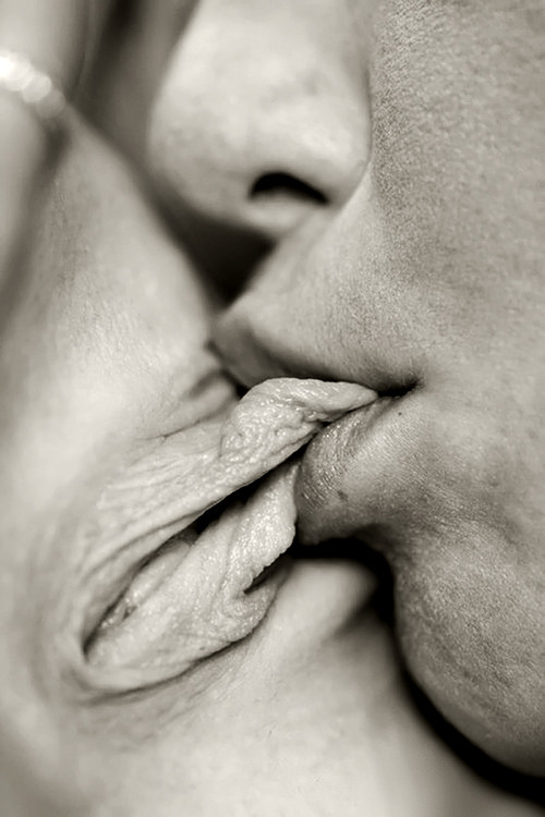 soienoir:

Labbra…S.N.

Soft kiss