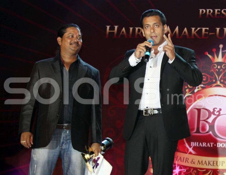 ★ Salman Khan at Bharat N Dorris Hair Styling and MakeUp Awards ! Tumblr_mm20hc7sMK1qctnzso9_1280