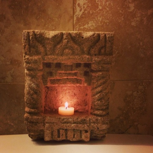#india #sandstone #stone #indiantemple #temple #niche #shrine #old #materialculture #candle #candleholder #bathroom #decor #decoration #interior #interiordecor #globalstyle #zen #meditation