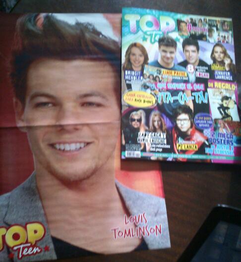 
La Top Teen además de traer noticias de los chicos también trae un poster de Louis 
