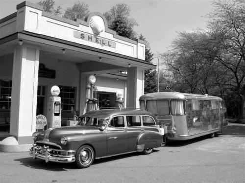 classicwoodie:

1949 Pontiac Woody
