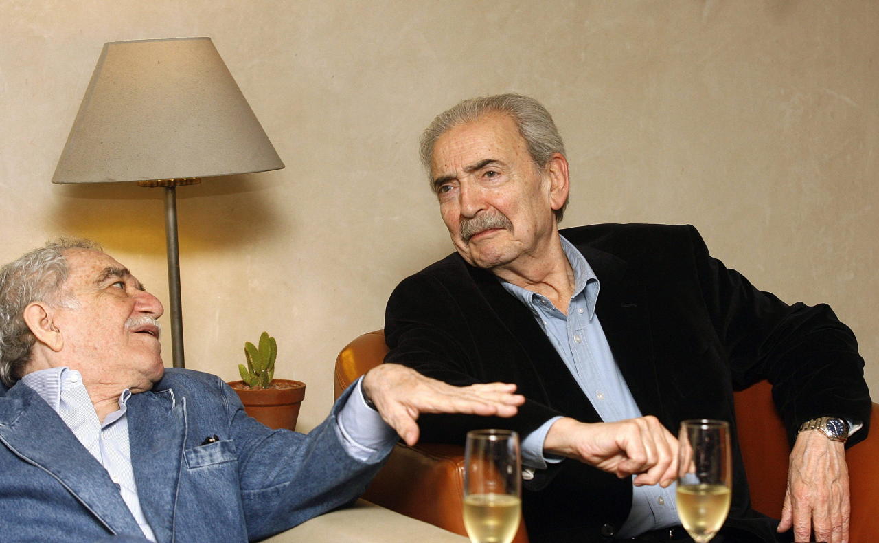A los 87 años falleció en México DF el 17 de abril de 2014 a los 87 años. Escritor de alcance mundial, periodista y Premio Nobel de Literatura. En la foto con el escritor argentino Juan Gelman en una reunión en la ciudad de México. (EFE)