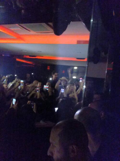 KatieLdR: Bruno Mars grabbed a mic and sang at the club just because he&#8217;s Bruno Mars and he can do whatever he wants