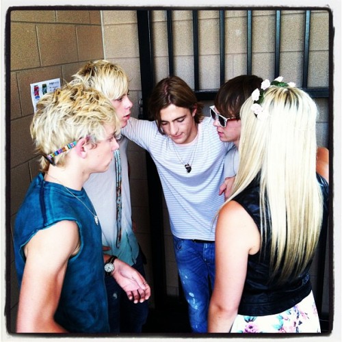 Waiting for you #r5family