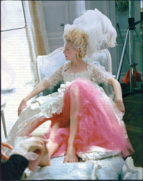 Kirsten Dunst in Marie Antoinette via suicideblonde