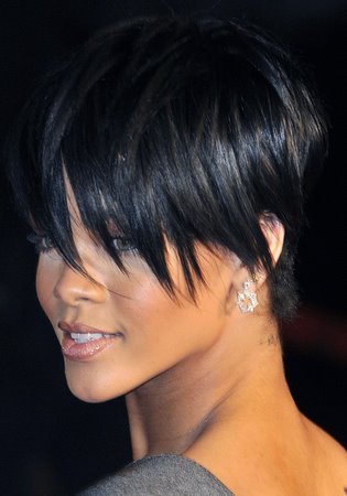 rihanna bob hairstyle. Rihanna#39;s bob