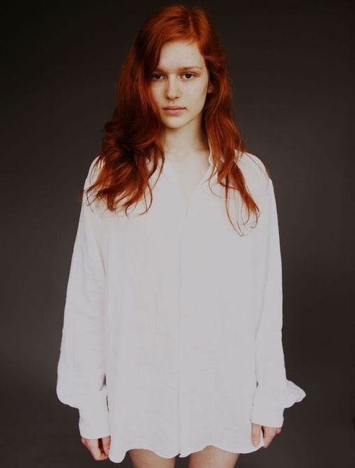 theyearwas91: (via misswallflower) A redhead with long hair and no bangs!