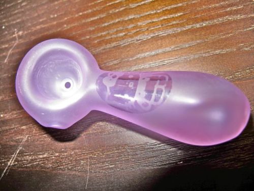 Tags: glass-pipe glass hello-kitty pipe reblog submission