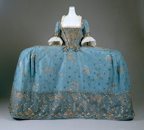 Court Dress ca. 1750 Met Museum